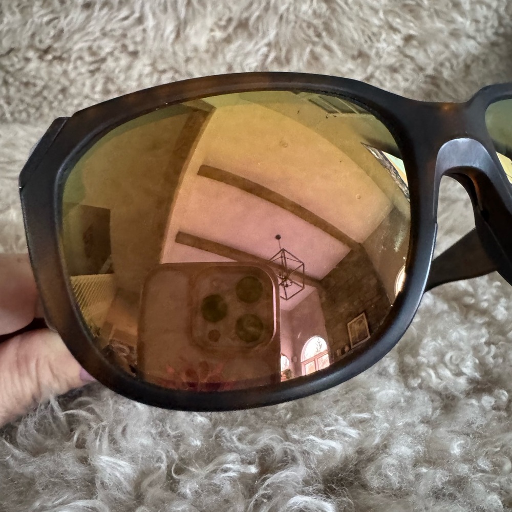Oakley Sunglasses with Gold Lenses - Picture 5 of 8